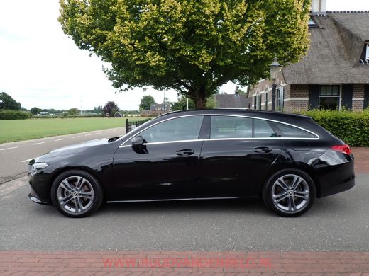 Mercedes-Benz CLA Shooting Brake 180 LED/CAMERA/TREKHAAK/CARPLAY/NAVIGATIE ActivLease financial lease