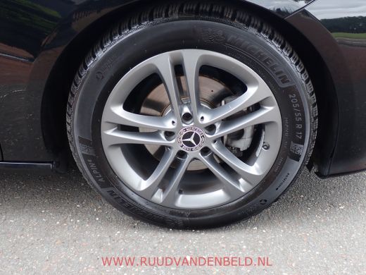 Mercedes-Benz CLA Shooting Brake 180 LED/CAMERA/TREKHAAK/CARPLAY/NAVIGATIE ActivLease financial lease