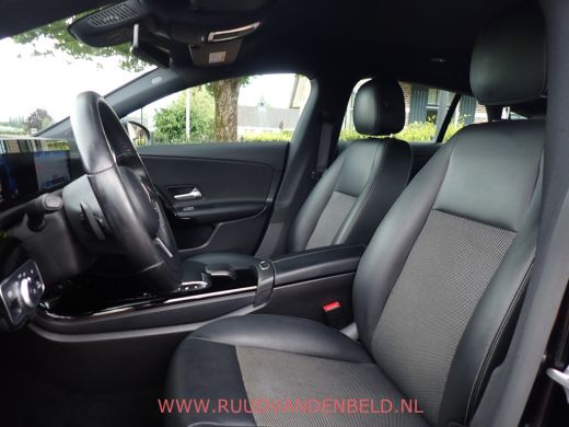 Mercedes-Benz CLA Shooting Brake 180 LED/CAMERA/TREKHAAK/CARPLAY/NAVIGATIE ActivLease financial lease
