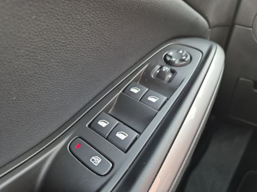 Opel Grandland 1.6 Turbo Hybrid Level 4 GS | Black style | Stuurverwarming | Parkeersensoren | ActivLease financial lease