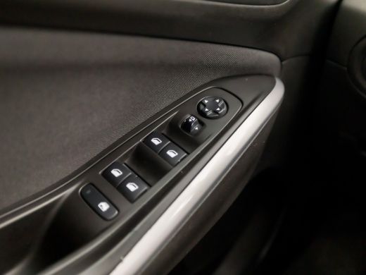 Opel Grandland X 1.2 Turbo Sport Automaat (APPLE CARPLAY, GROOT NAVI, CLIMATE, GETINT GLAS, SPORTSTOELEN, PARKEERS... ActivLease financial lease