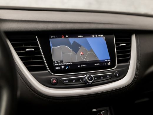 Opel Grandland X 1.2 Turbo Sport Automaat (APPLE CARPLAY, GROOT NAVI, CLIMATE, GETINT GLAS, SPORTSTOELEN, PARKEERS... ActivLease financial lease