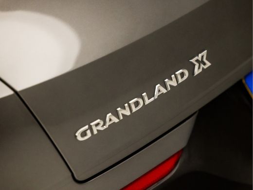 Opel Grandland X 1.2 Turbo Sport Automaat (APPLE CARPLAY, GROOT NAVI, CLIMATE, GETINT GLAS, SPORTSTOELEN, PARKEERS... ActivLease financial lease