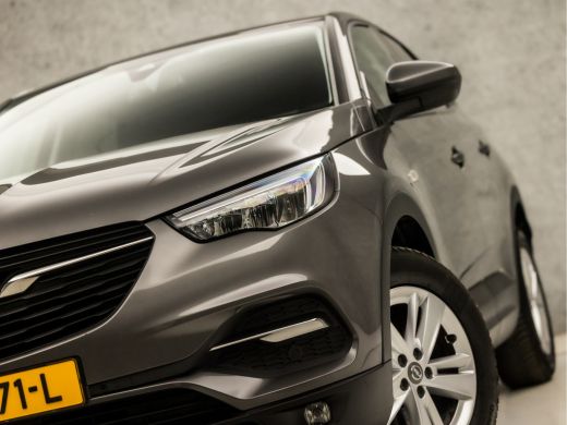 Opel Grandland X 1.2 Turbo Sport Automaat (APPLE CARPLAY, GROOT NAVI, CLIMATE, GETINT GLAS, SPORTSTOELEN, PARKEERS... ActivLease financial lease
