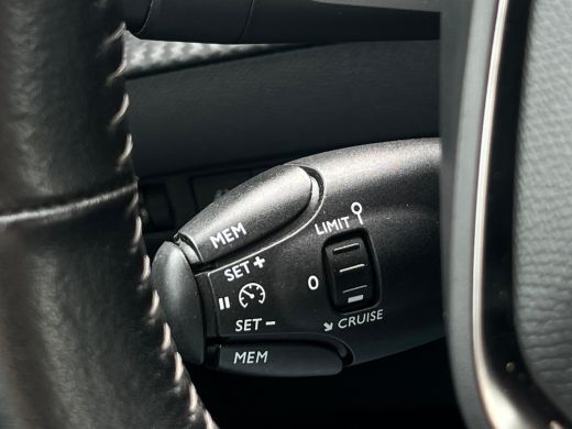 Peugeot 208 1.2 PureTech Active NAVI | PDC | NL-AUTO ActivLease financial lease