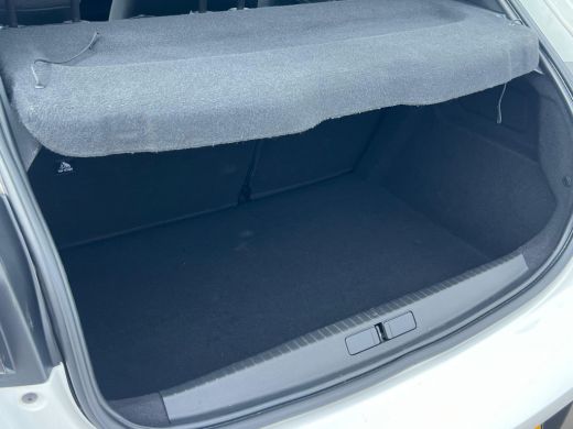 Peugeot 208 1.2 PureTech Active NAVI | PDC | NL-AUTO ActivLease financial lease