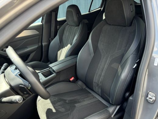 Peugeot 408 1.6 HYbrid GT 180 EAT8 Airco AUTO | Camera Achter | Alcantara bekleding | NAVI | Apple carplay/ A... ActivLease financial lease
