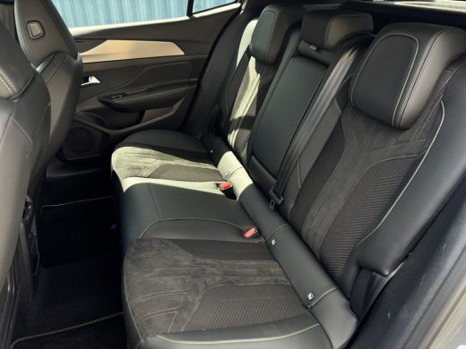 Peugeot 408 1.6 HYbrid GT 180 EAT8 Airco AUTO | Camera Achter | Alcantara bekleding | NAVI | Apple carplay/ A... ActivLease financial lease