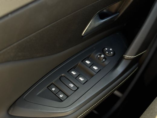 Peugeot 408 1.6 HYbrid GT 180 EAT8 Airco AUTO | Camera Achter | Alcantara bekleding | NAVI | Apple carplay/ A... ActivLease financial lease