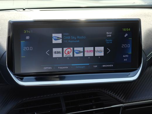 Peugeot e-2008 EV GT 50 kWh | Achterbank in delen neerklapbaar | Achteruitrijcamera | Airco (automatisch) | Acht... ActivLease financial lease