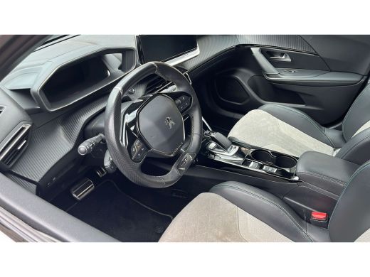 Peugeot e-2008 EV GT 50 kWh | Achterbank in delen neerklapbaar | Achteruitrijcamera | Airco (automatisch) ActivLease financial lease