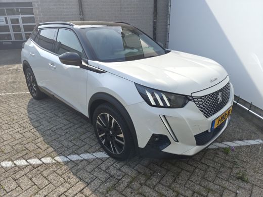 Peugeot e-2008 EV GT 50 kWh | Achterbank in delen neerklapbaar | Achteruitrijcamera | Airco (automatisch) | Acht... ActivLease financial lease