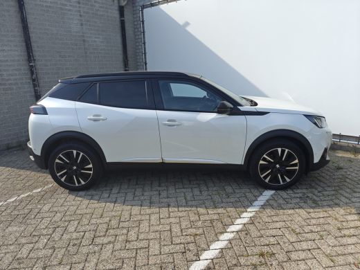 Peugeot e-2008 EV GT 50 kWh | Achterbank in delen neerklapbaar | Achteruitrijcamera | Airco (automatisch) | Acht... ActivLease financial lease