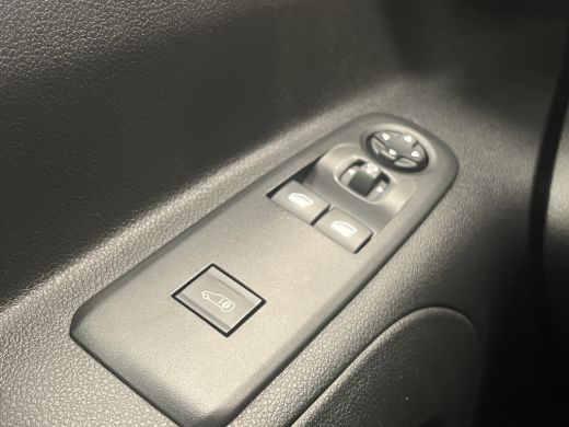 Peugeot Partner 1.5 BlueHDi 100 S&S L1 | Dodehoek camera | Achteruitrijcamera | Navi by app | Airco | Cruise cont... ActivLease financial lease