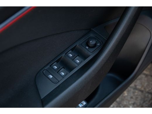 Skoda Kamiq 1.0 TSI Sport Business | Cruise control | Apple Carplay/Android Auto | Climate controle | LED kop... ActivLease financial lease