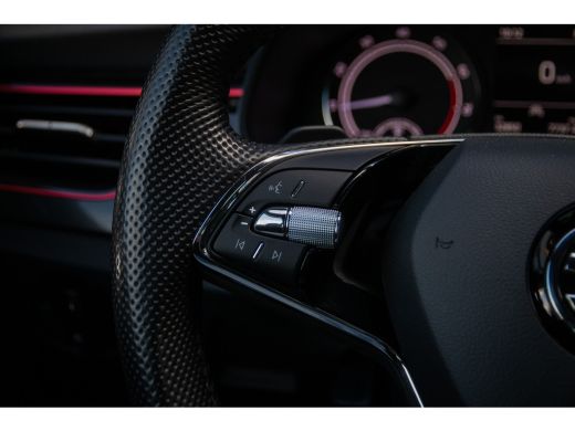 Skoda Kamiq 1.0 TSI Sport Business | Cruise control | Apple Carplay/Android Auto | Climate controle | LED kop... ActivLease financial lease