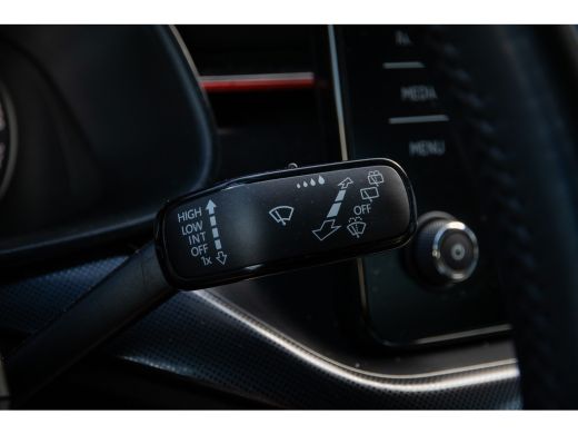Skoda Kamiq 1.0 TSI Sport Business | Cruise control | Apple Carplay/Android Auto | Climate controle | LED kop... ActivLease financial lease