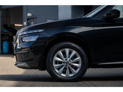 Skoda Kamiq 1.0 TSI Sport Business | Cruise control | Apple Carplay/Android Auto | Climate controle | LED kop... ActivLease financial lease