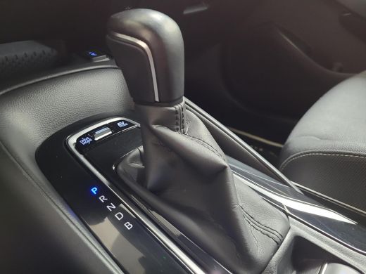 Toyota Corolla 1.8 Hybrid Active Plus | Apple CarPlay | Navigatie | Stoelverwarming | Parkeersensoren | Rijklaar... ActivLease financial lease
