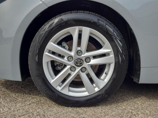 Toyota Corolla 1.8 Hybrid Active Plus | Apple CarPlay | Navigatie | Stoelverwarming | Parkeersensoren | Rijklaar... ActivLease financial lease