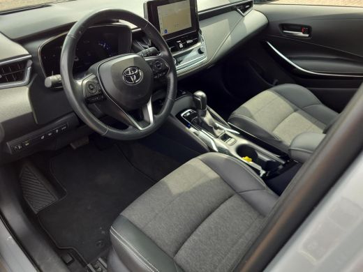Toyota Corolla Touring Sports 1.8 Hybrid Dynamic | Apple CarPlay | Head-up | Elektr. klep | Rijklaarprijs incl. garantie | ActivLease financial lease