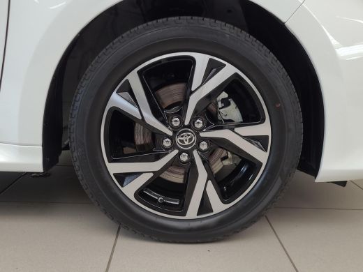 Toyota Yaris 1.5 Hybrid First Edition | Apple CarPlay | Parkeersensoren | Stuur/Stoelverwarming | Rijklaarprij... ActivLease financial lease