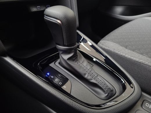 Toyota Yaris Cross 1.5 Hybrid 115 First Edition | Apple CarPlay | Parkeersensoren | Stuur/Stoelverwarming | Rijklaar... ActivLease financial lease