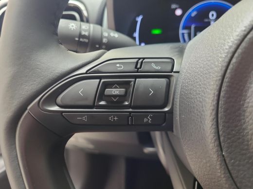 Toyota Yaris Cross 1.5 Hybrid 115 First Edition | Apple CarPlay | Parkeersensoren | Stuur/Stoelverwarming | Rijklaar... ActivLease financial lease