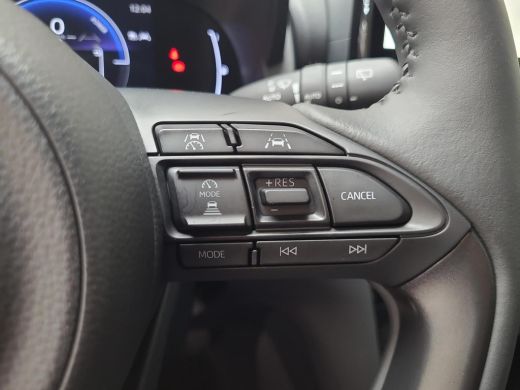 Toyota Yaris Cross 1.5 Hybrid 115 First Edition | Apple CarPlay | Parkeersensoren | Stuur/Stoelverwarming | Rijklaar... ActivLease financial lease