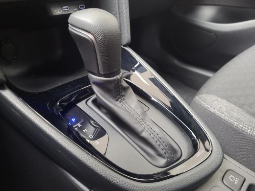 Toyota Yaris Cross 1.5 Hybrid 115 First Edition | Apple CarPlay | Parkeersensoren | Stuur/Stoelverwarming | Rijklaar... ActivLease financial lease
