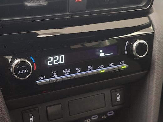Toyota Yaris Cross 1.5 Hybrid 115 First Edition | Apple CarPlay | Parkeersensoren | Stuur/Stoelverwarming | Rijklaar... ActivLease financial lease