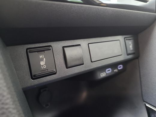 Toyota Yaris Cross 1.5 Hybrid 115 First Edition | Apple CarPlay | Parkeersensoren | Stuur/Stoelverwarming | Rijklaar... ActivLease financial lease
