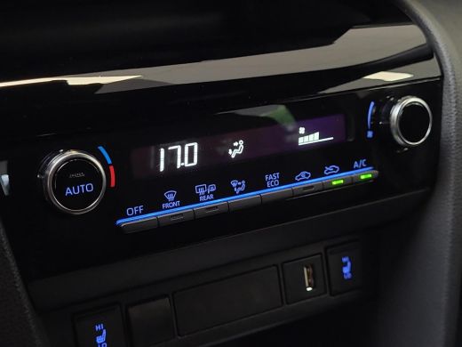 Toyota Yaris Cross 1.5 Hybrid Dynamic | Apple CarPlay | Parkeersensoren | Navigatie | Rijklaarprijs incl. garantie | ActivLease financial lease