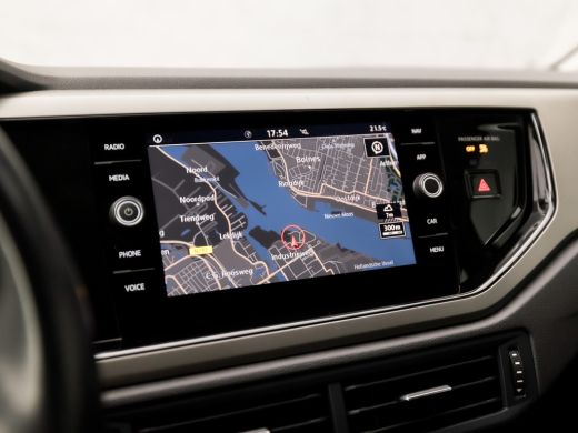 Volkswagen Polo 1.0 TSI Sportline Automaat (VIRTUAL COCKPIT, APPLE CARPLAY, GROOT NAVI, ADAPTIVE CRUISE, SPORTSTO... ActivLease financial lease