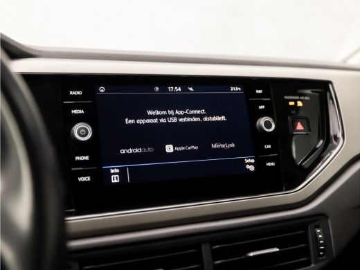 Volkswagen Polo 1.0 TSI Sportline Automaat (VIRTUAL COCKPIT, APPLE CARPLAY, GROOT NAVI, ADAPTIVE CRUISE, SPORTSTO... ActivLease financial lease