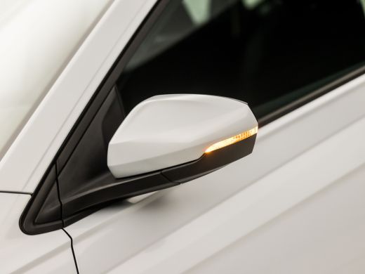 Volkswagen Polo 1.0 TSI Sportline Automaat (VIRTUAL COCKPIT, APPLE CARPLAY, GROOT NAVI, ADAPTIVE CRUISE, SPORTSTO... ActivLease financial lease