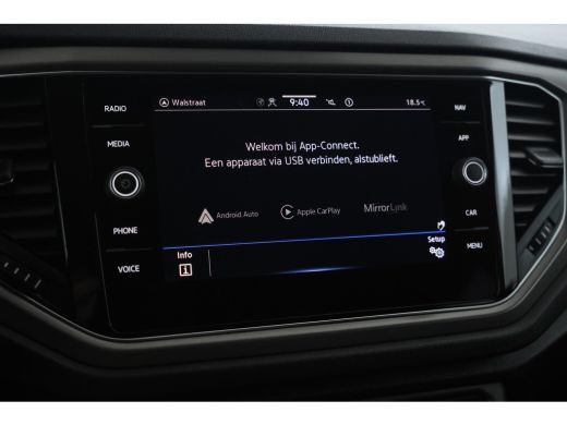 Volkswagen T-Roc 1.0 TSI Style Business extreem weinig kms! ActivLease financial lease