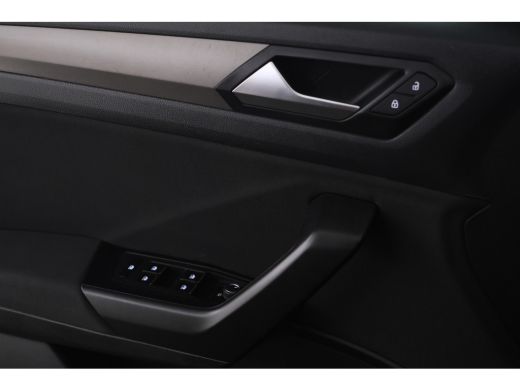 Volkswagen T-Roc 1.0 TSI Style Business extreem weinig kms! ActivLease financial lease
