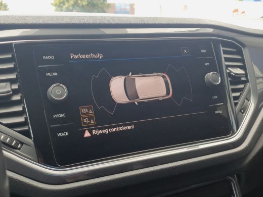 Volkswagen T-Roc 1.5 TSI Automaat R-Line | Virtual Cockpit | Climate Control | Navigatie ActivLease financial lease