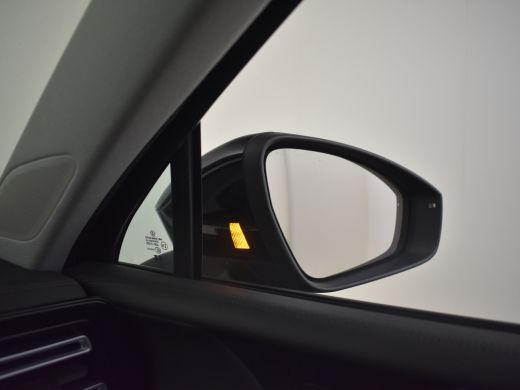 Volkswagen Tiguan 1.5 eHybrid Elegance l IQ Light | 360 Camera | Luxe Bekleding l Keyless | Navigatie | Adaptief cr... ActivLease financial lease