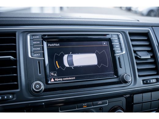 Volkswagen Transporter HIGHLINE DSG DUBBELE CABINE - TREKHAAK - CRUISE CONTROL ActivLease financial lease