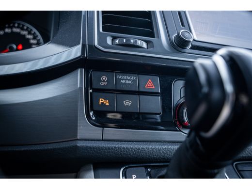 Volkswagen Transporter HIGHLINE DSG DUBBELE CABINE - TREKHAAK - CRUISE CONTROL ActivLease financial lease