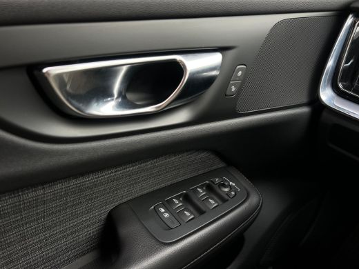 Volvo  V60 2.0 B3 Essential STUURWIEL VERW | STOELVERW | GOOGLE MAPS | CAMERA | ActivLease financial lease