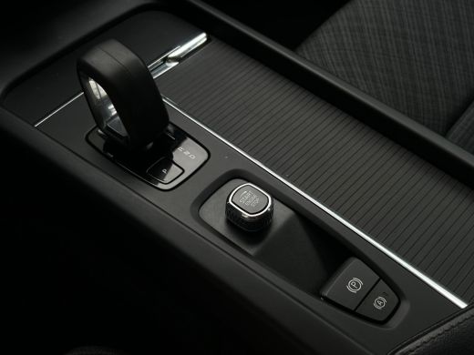 Volvo  V60 2.0 B3 Essential STUURWIEL VERW | STOELVERW | GOOGLE MAPS | CAMERA | ActivLease financial lease
