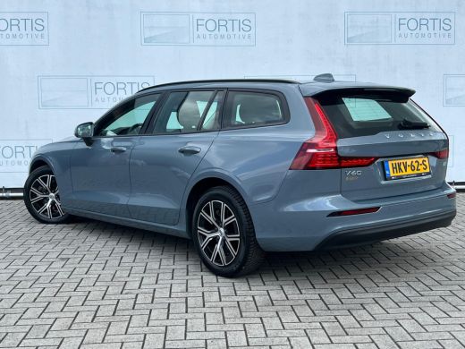 Volvo  V60 2.0 B3 Essential STUURWIEL VERW | STOELVERW | GOOGLE MAPS | CAMERA | ActivLease financial lease