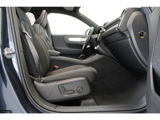 Volvo  XC40 B4 197PK Plus Black Edition | 360° | Panoramadak | Getint Glas | Adap Cruise | HK Audio | Memory ... ActivLease financial lease