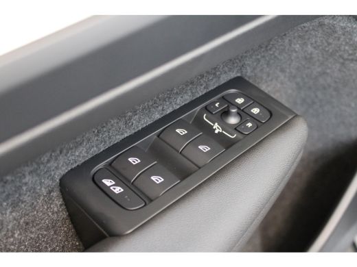 Volvo  XC40 B4 197PK Plus Black Edition | 360° | Panoramadak | Getint Glas | Adap Cruise | HK Audio | Memory ... ActivLease financial lease