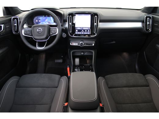 Volvo  XC40 B4 197PK Plus Black Edition | 360° | Panoramadak | Getint Glas | Adap Cruise | HK Audio | Memory ... ActivLease financial lease