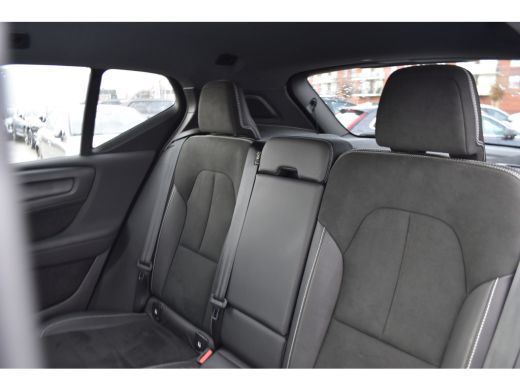 Volvo  XC40 Recharge P8 AWD R-Design | Harman Kardon | BLIS | Trekhaak | ActivLease financial lease
