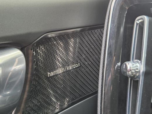 Volvo  XC40 Recharge P8 AWD R-Design | Harman Kardon | BLIS | Trekhaak | ActivLease financial lease